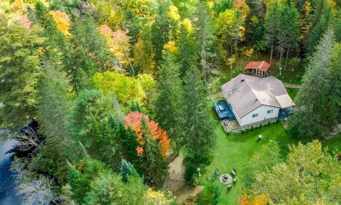 Hastings Highlands Cabaña | Riverfront and Pet Friendly Oasis 10 minutes from Bancroft✨