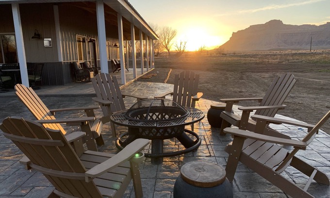 Green River Casa | Riverfront Barndominium close to Utah National Parks