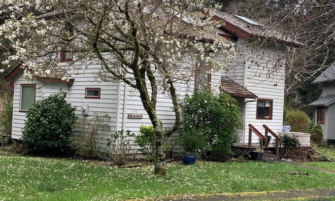 Yachats Casa | Riverfront Beach House Rental