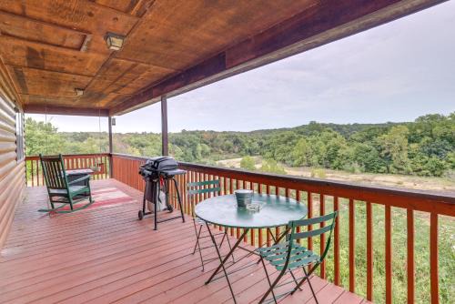 Berryville Casa | Riverfront Berryville Cabin with Grill and Fireplace!
