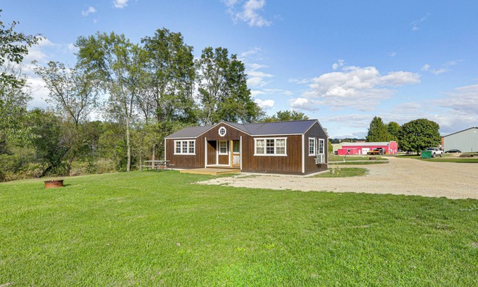Blanchardville Cabina | Riverfront Cabin Near Yellowstone Lake State Park