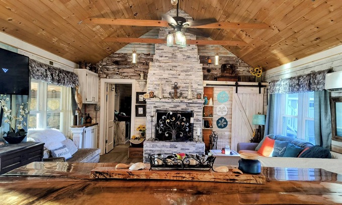 Allen Cabina | Riverfront Cabin Getaway at The Brackish - Pet Friendly!