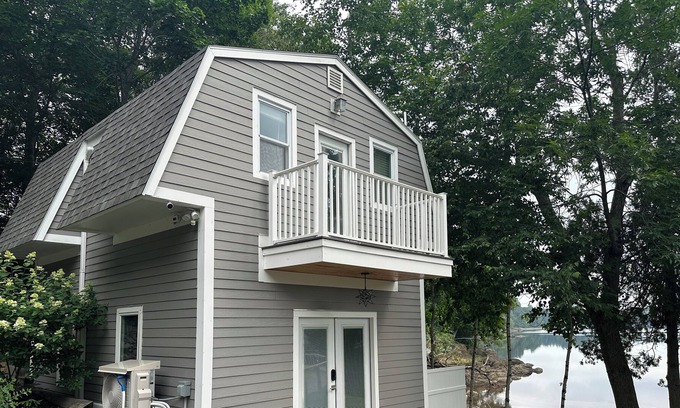 Hampden Cabaña | Riverfront Cabin in Hampden