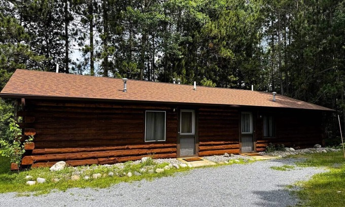 Crystal Falls Cabina | Riverfront Cabin #8.