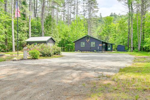 Schroon Lake Casa | Riverfront Cabin with Yard in Schroon Lake!