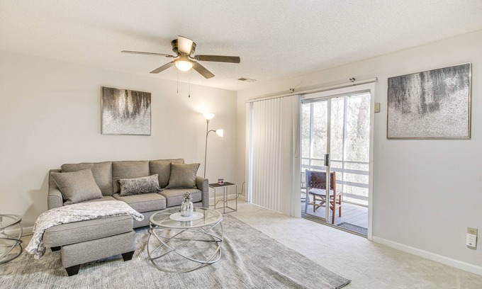 Columbia Apartamento | Riverfront Columbia Condo: 4 Mi to Usc!