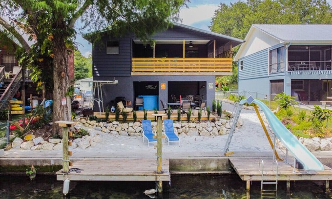 Weeki Wachee Gardens Apartamento | Landing at Richard, Weeki River -Kayaks included