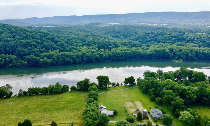 Bakerton Casa | Riverfront Harpers Ferry! Private Dock, Hot Tub, Kayaks, Golf Cart