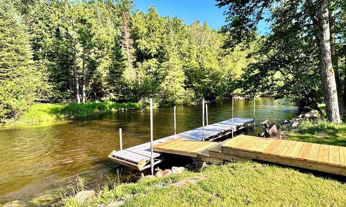 Mayfield Casa | Riverfront Haven with Hot Tub and Dock