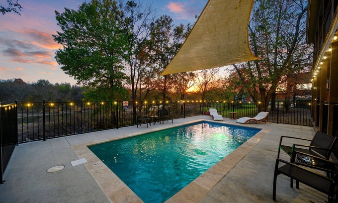 Golden Cabina | Riverfront/HeatedPool/GameRoom/Kayak/Fish