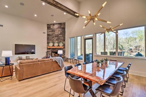 Heber Springs Casa | Riverfront Heber Springs Home with Dock and Slip!