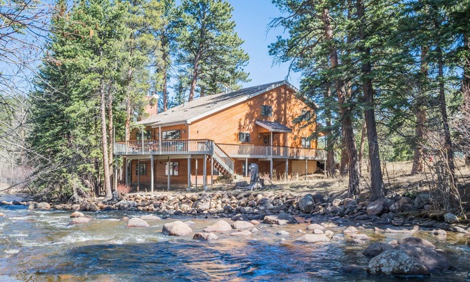Aspen Brook Casa | Justo en el río! A solo minutos de toneladas de actividades familiares. (Reg. # 6110)