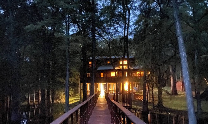 Branford Casa | Riverfront home in Branford on the Sante Fe and access to the Ichetucknee!