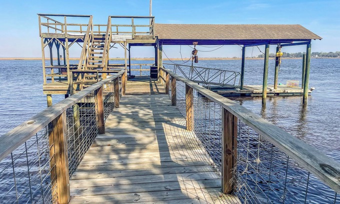Richmond Hill Casa | Riverfront Home w/ Private Dock & Three Porches!