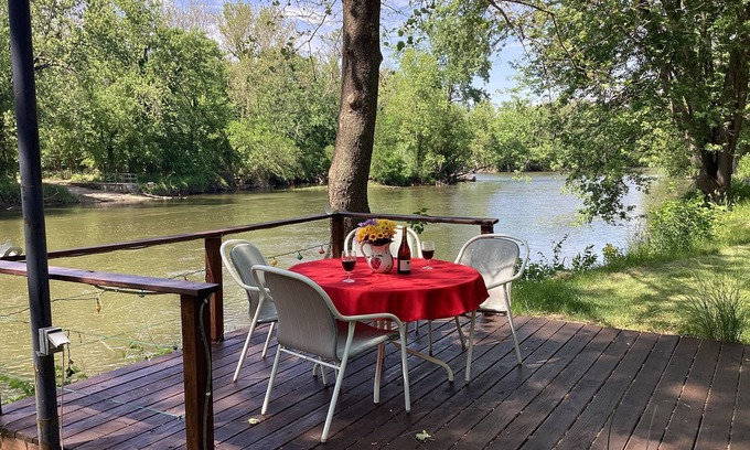 Grass Creek Casa | Riverfront house on the Tippecanoe River- Boo - Boo’s den - lower level