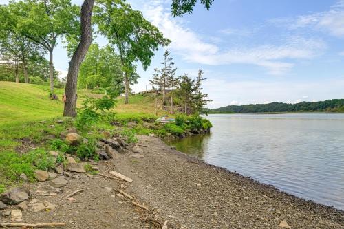 Athens Casa | Riverfront Hudson Valley Gem with Beach Access!