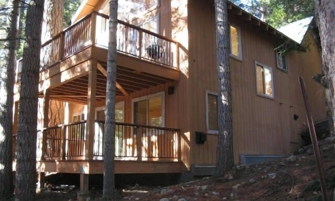 Strawberry Cabina | Riverfront cabina de lujo, Dodge Ridge, Fresa, Pinecrest