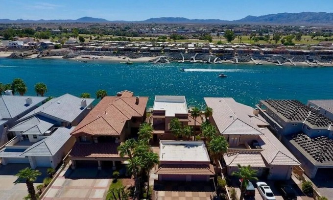 Colorado Shores Casa | Riverfront Luxury: 4BR Retreat w/ Dock, Launch, Endless Views, Colorado Oasis