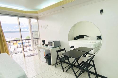 Centro Apartamento | Riverfront Retreat Prime Location Apartment with Stunning Views of the RioNegro