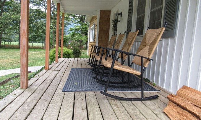 Fishers Hill Casa | Riverfront Retreat