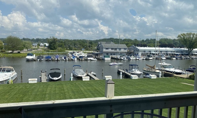 South Haven Condominio | Riverfront Retreat! Walk to Downtown/Near Beaches!