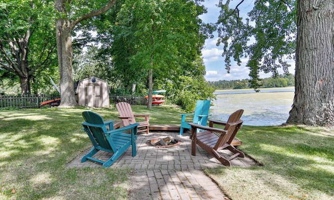 Schofield Casa | Riverfront Retreat with Hot Tub, Kayaks | Sleeps 8