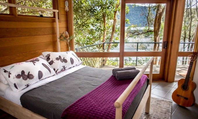 Berowra Waters Casa | Riverfront 'Treehouse' Escape (8 Dusthole Pt)