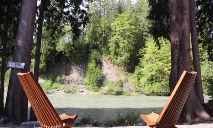 Granite Falls Casa | Riverfront w/Cedar Hot tub, Sauna, Movie Theatre
