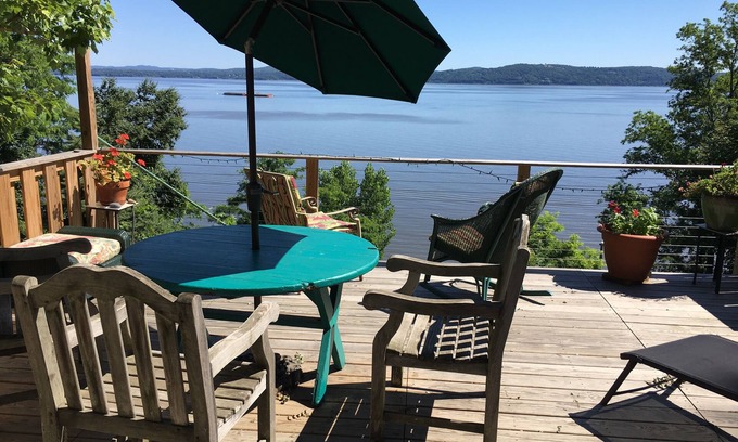 Haverstraw Casa | Riverhouse- 1 hora desde Nyc- 2br / deck / Hike / bike Trail / canoe / kyack