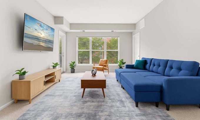 West Seventh Apartamento | RiverNest 2BR | 2 Queens+ Xcel Arena +Free Parking