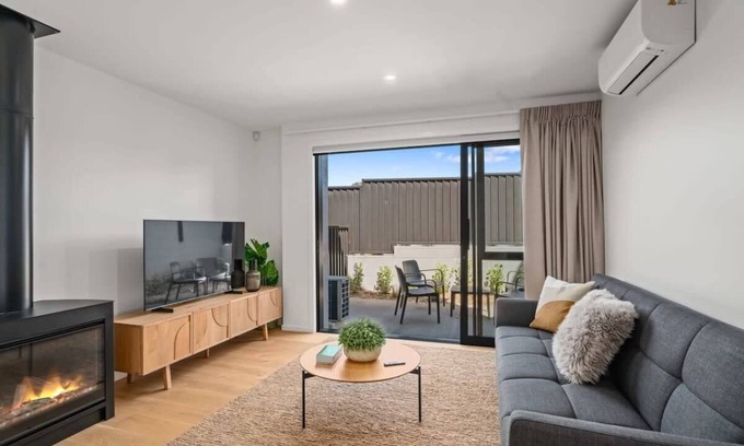 Albert Town Apartamento | Rivers Abode Summary: