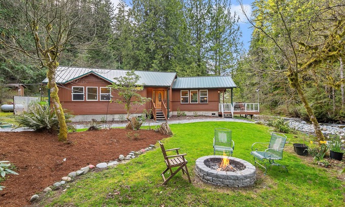 Issaquah Casa | Rivers Edge Retreat Seattle - Near Snoqualmie Pass Ski Area