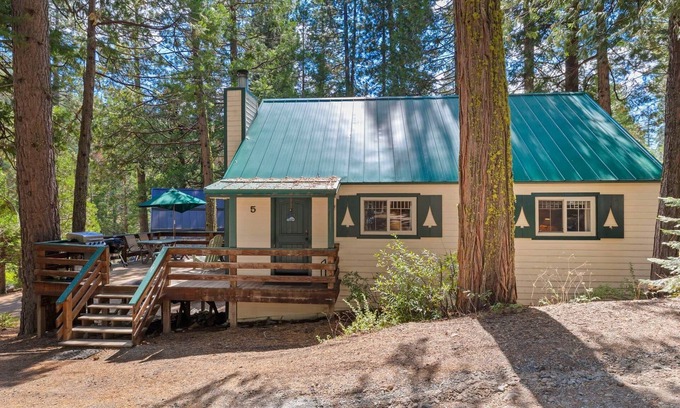 Strawberry Casa | Rivers Resort Cabin #5