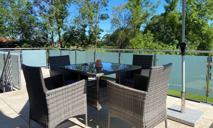 Uebersee Apartamento | Riverside apartment (overseas)