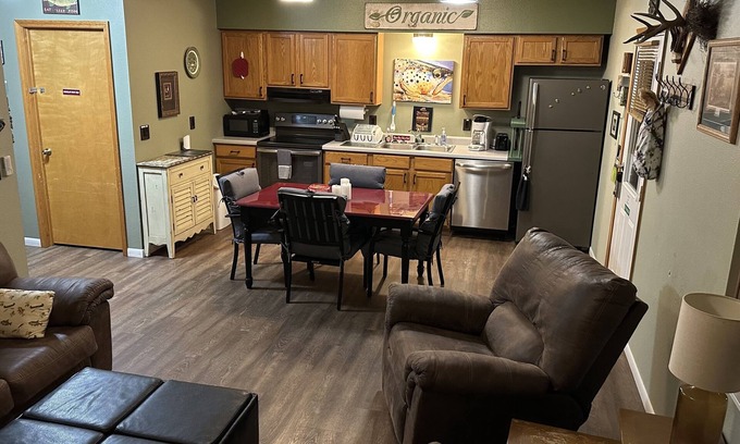 Lakeview Cabina | Riverside Cabin A 90FT to riversedge. Great Views of White River WIFI CABLE BBQ