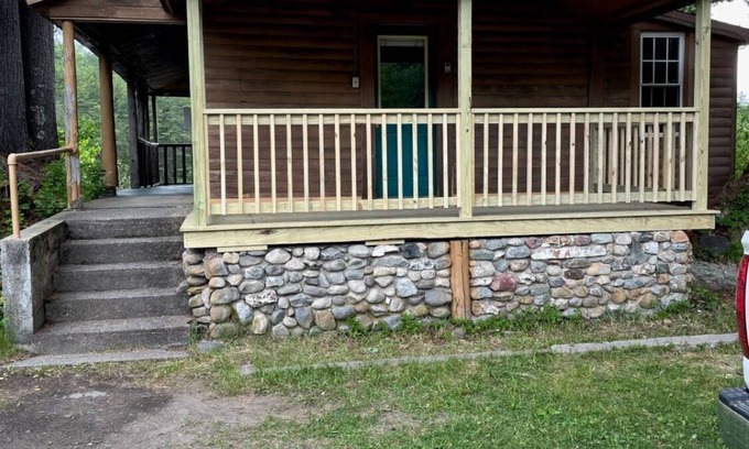 The Forks Cabina | Riverside Cabin in The Forks