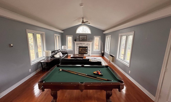 Foxboro Casa | Riverside Charming Bungalow - Nature Retreat