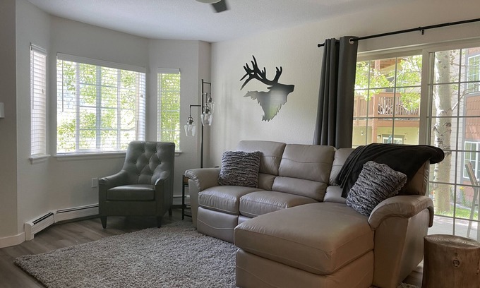 Edwards Condominio | Riverside condo, new modern rustic decor, 10 minutes to Beaver Creek