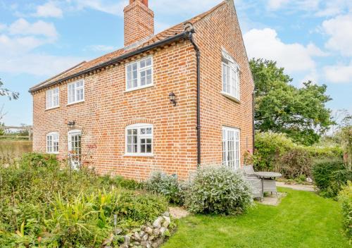 Saxmundham Casa | Riverside Cottage