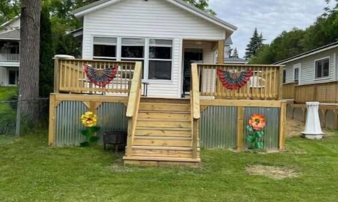 Indian River Cabina | Riverside Escape Perfect for Families & Friends