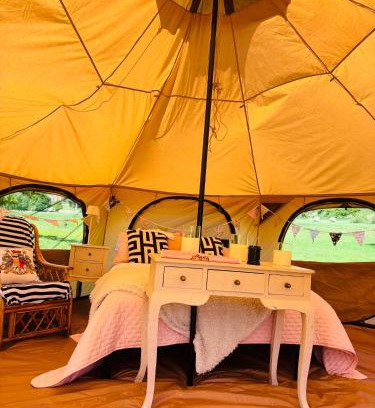 Hertford Otro | Riverside farm Yurt tent Hertford