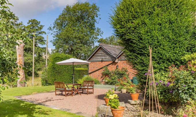 Craven Arms Cabaña | Riverside