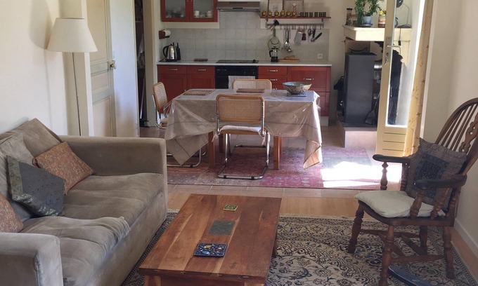 Puivert Casa | Casa junto al río, en un pueblo tranquilo, cerca del lago y restaurantes.