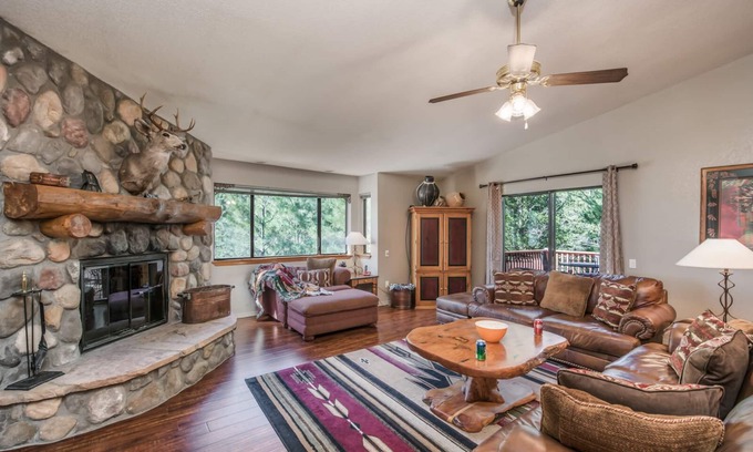 Ruidoso Cabina | Texas Trio Cabin, 3 habitaciones, chimenea, capacidad para 6