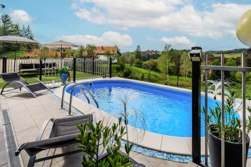 Karlovac Casa | Riverside House with Pool and Hot Tub - Happy Rentals