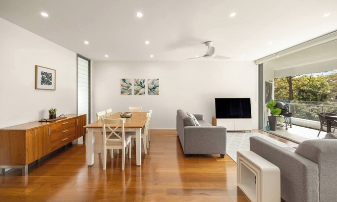 West End Apartamento | Riverside Lux 2Bed/2Bath Parking