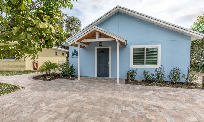 Roseland Casa | Riverside Luxury Retreat - Pelican Landing