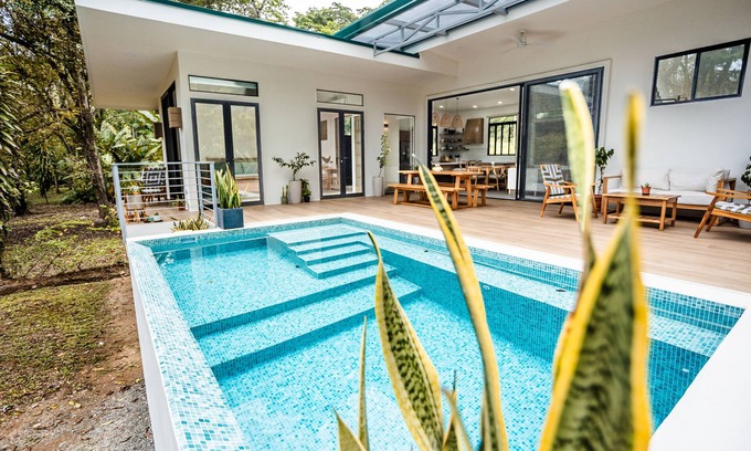 Dominical Casa | Riverside Luxury w/ Pool - Walk to Dominical