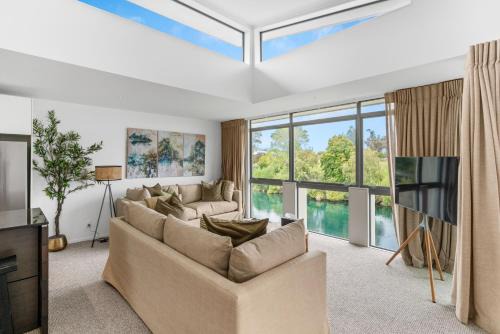 Taupo Casa | Riverside Oasis - Taupo
