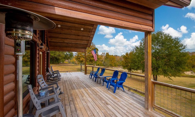 Glenwood Casa | Hermosa cabaña en el río Caddo! Diversión para la familia o una escapada romántica perfecta
